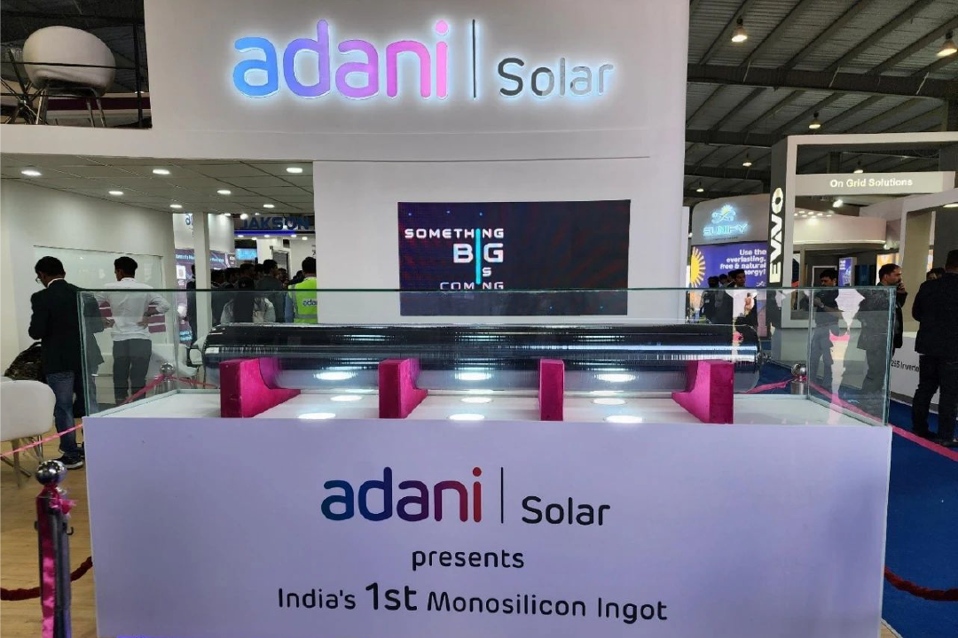 重磅：松瓷機電攜手印度能源巨頭Adani，首根單晶硅棒成功出爐！